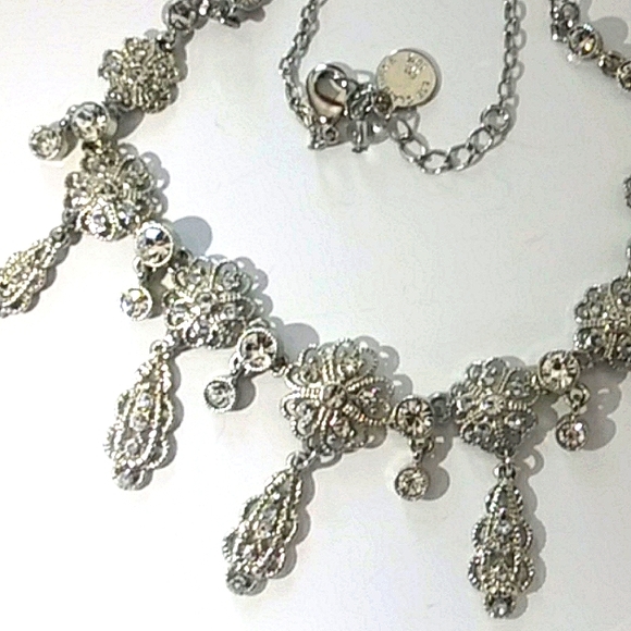 Claiborne Drape Tiered Vintage 20" - Picture 3 of 5